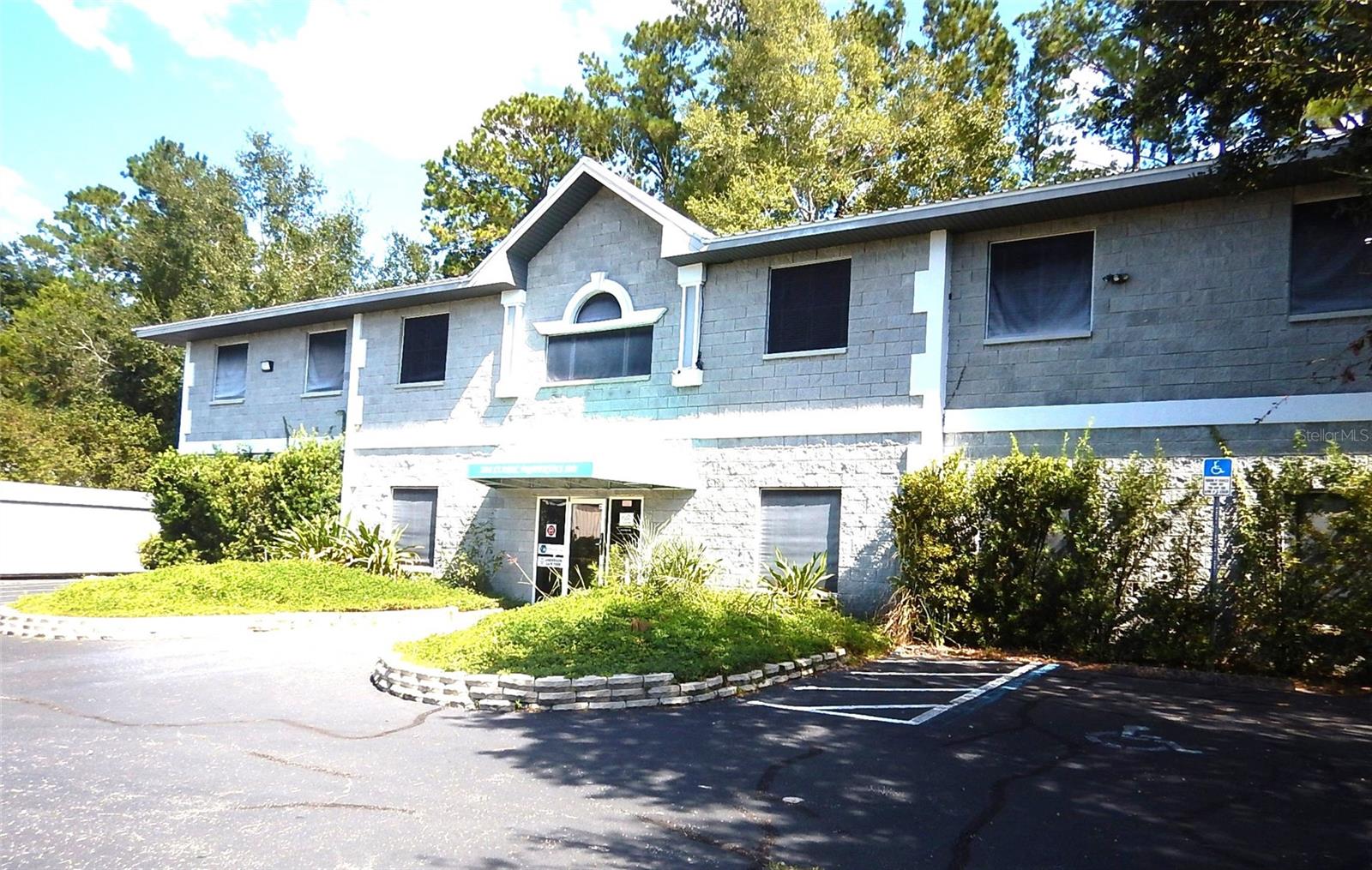 2nd Floor Office Suite, located just off I-75 & NW 39th Ave/ Hwy 222. Lots of on-site parking!! Easy access to restaurants, Publix, gas stations, The Best Western & Harley Davidson. Office space is mostly open with a private conference room or private office, and the common area outside of the suite with the shared kitchenette, restrooms, and lobby area. GRU (utilities) invoice is prorated based on SF.