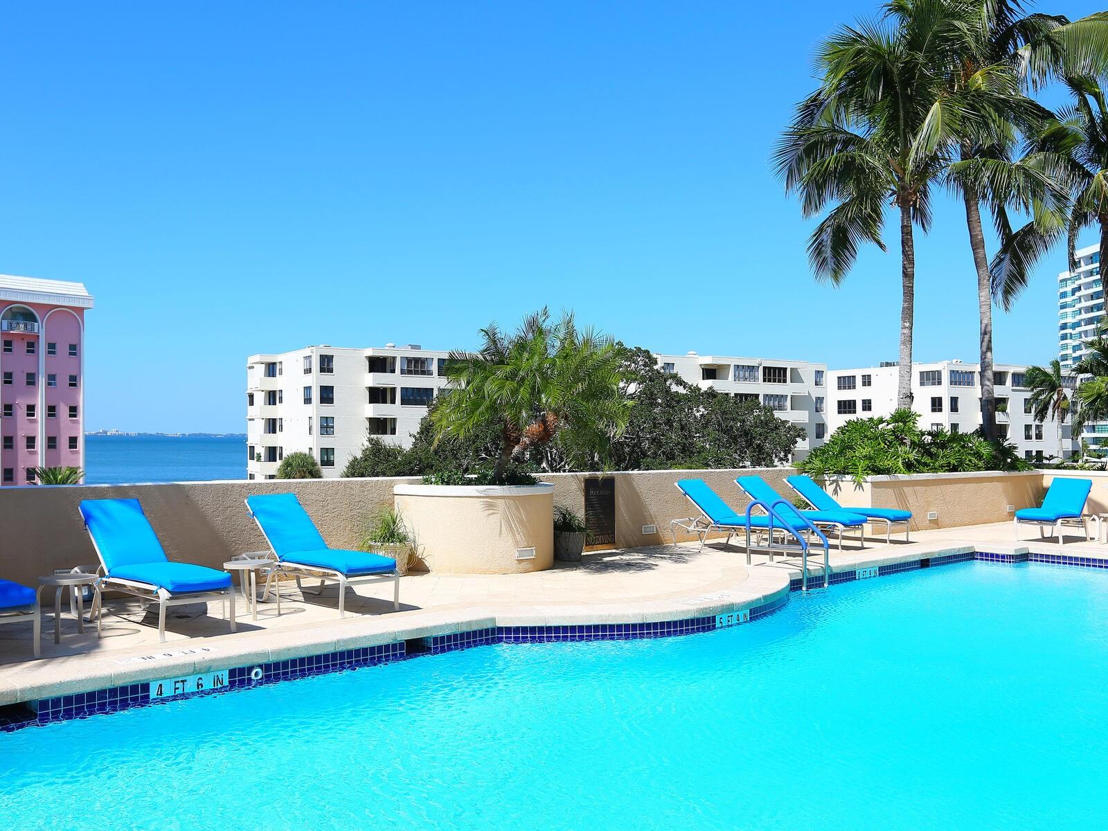 THE TOWER RESIDENCES - Residential