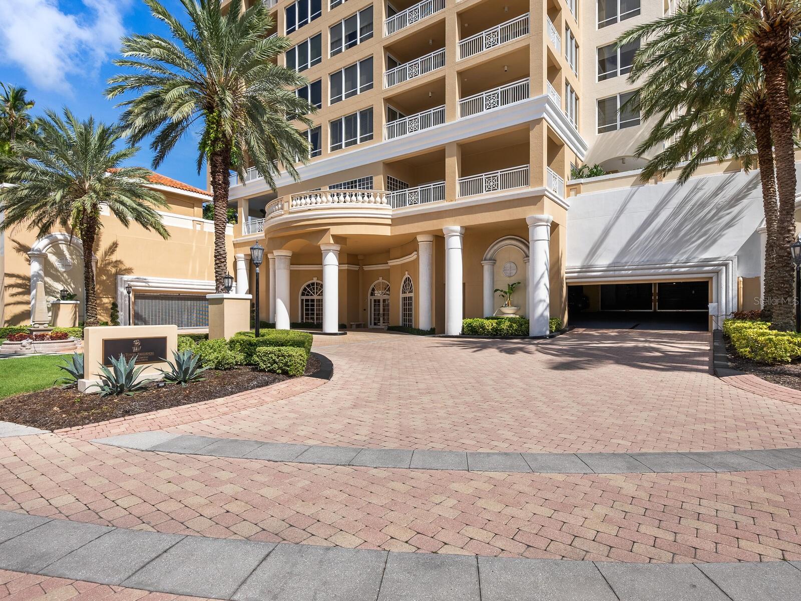 THE TOWER RESIDENCES - Residential