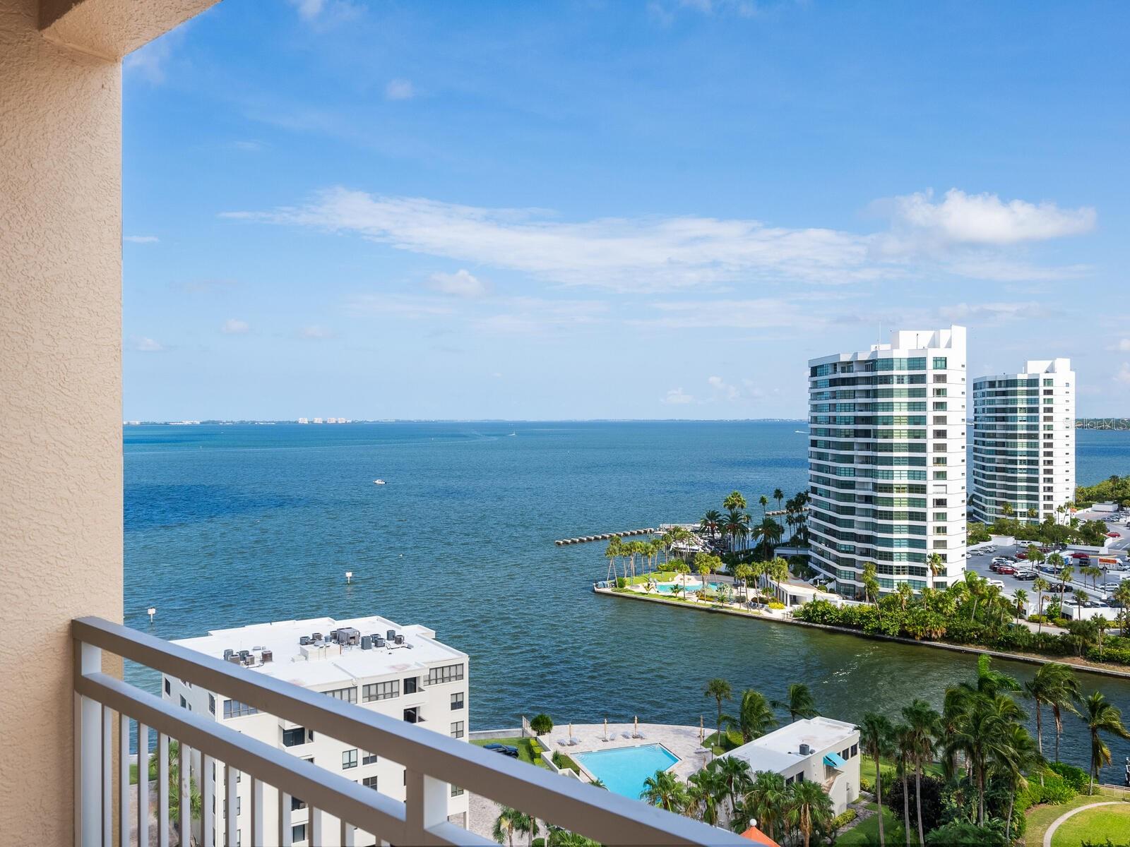 THE TOWER RESIDENCES - Residential