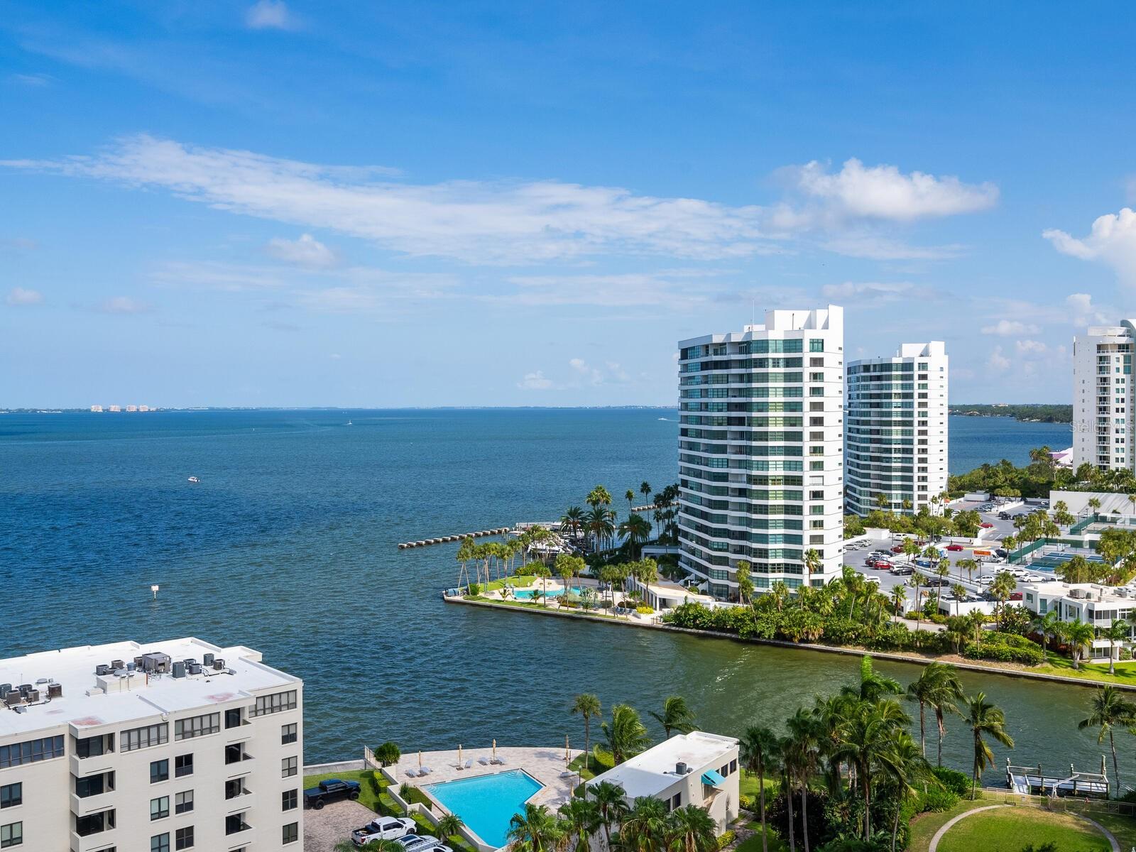 THE TOWER RESIDENCES - Residential