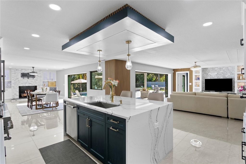 Photo of 900 31st Avenue NE, St Petersburg, FL 33704 (MLS # TB8470824)