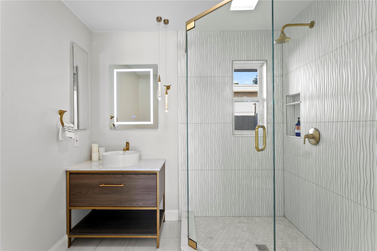 NORTH EAST PARK PLACIDO SHORES SNELL ISLES ESTATES - Residential