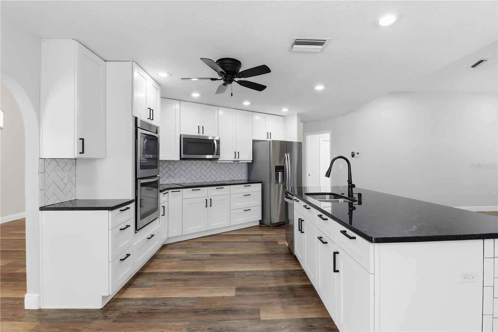 12145 W APPLE TREE PLACE