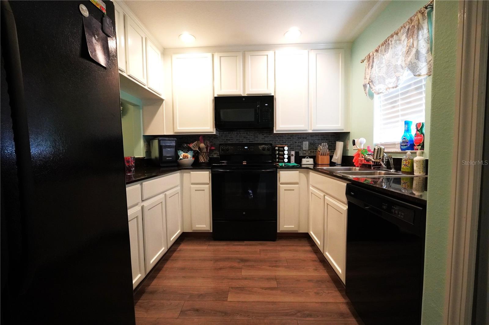 COBBLESTONE LANDING TWNHMS CONDO - Residential