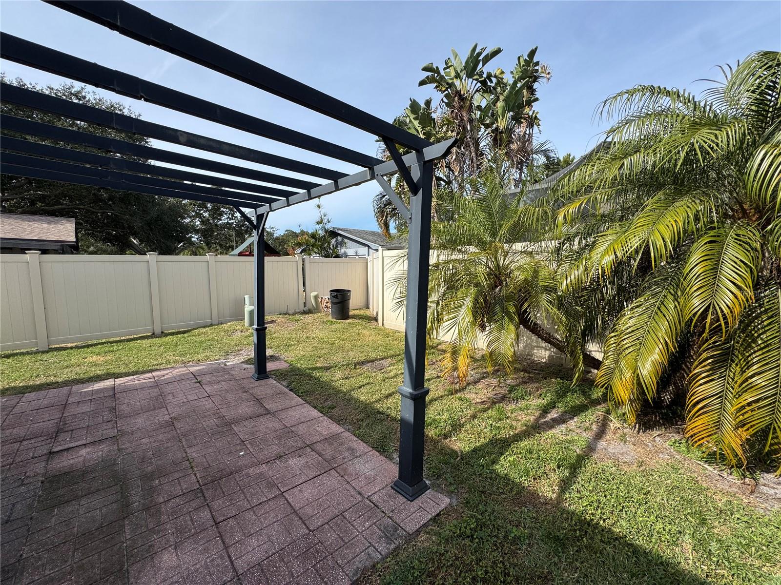 RAVENWOOD MANOR - Residential Lease