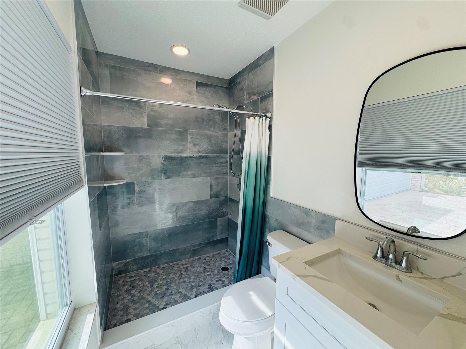 RAVENWOOD MANOR - Residential Lease