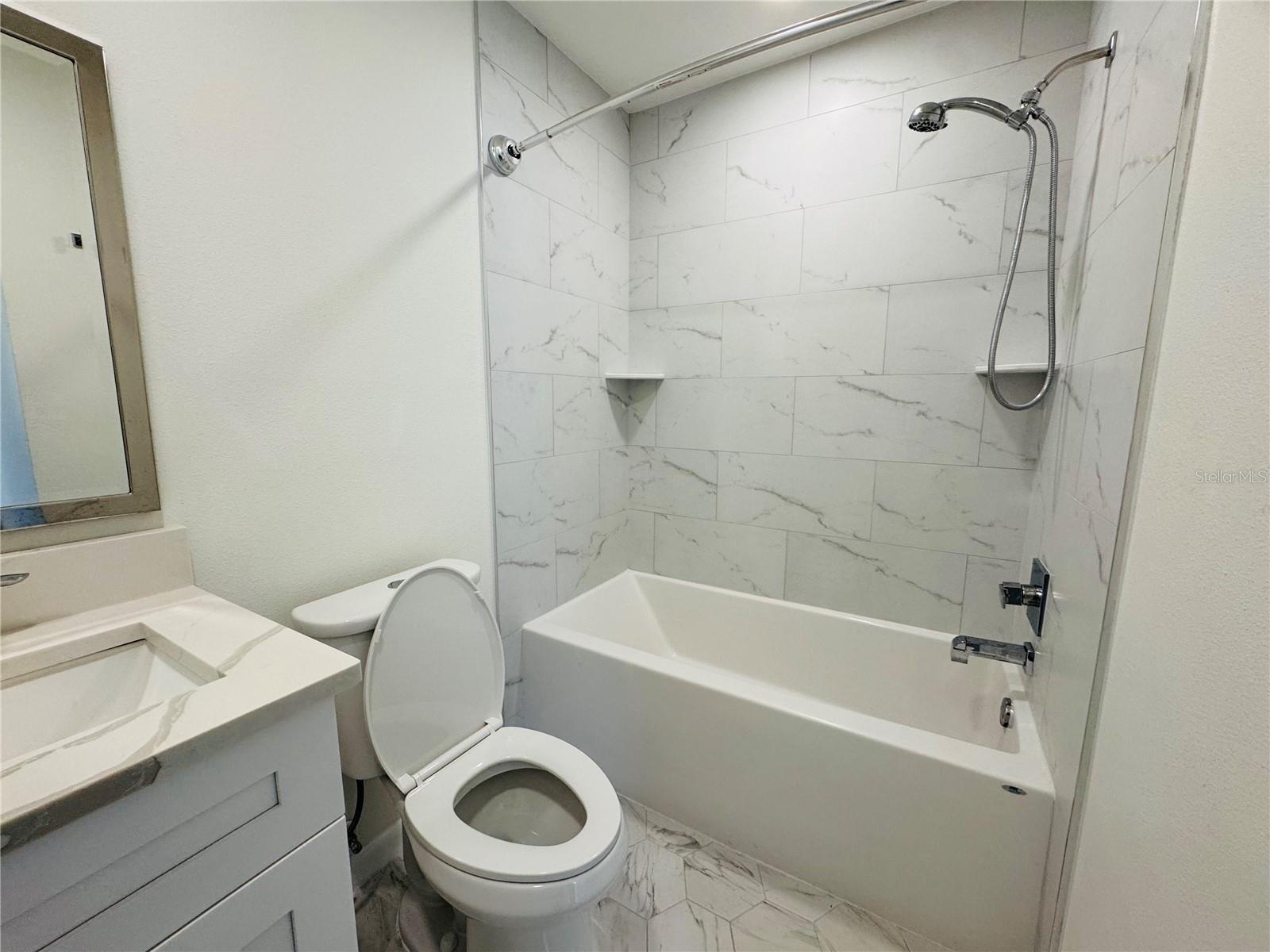 RAVENWOOD MANOR - Residential Lease