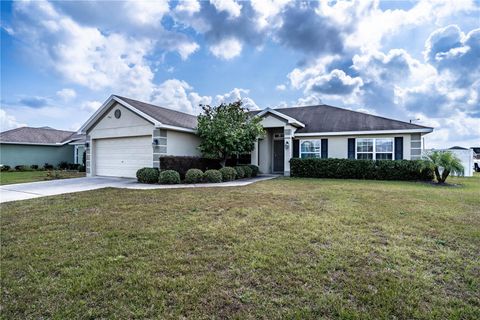 A home in WINTER HAVEN