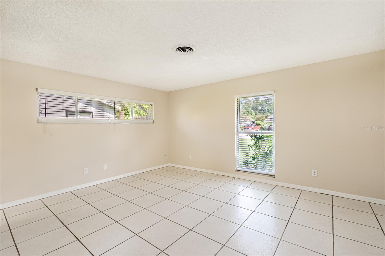 806 HIGHLAND DRIVE