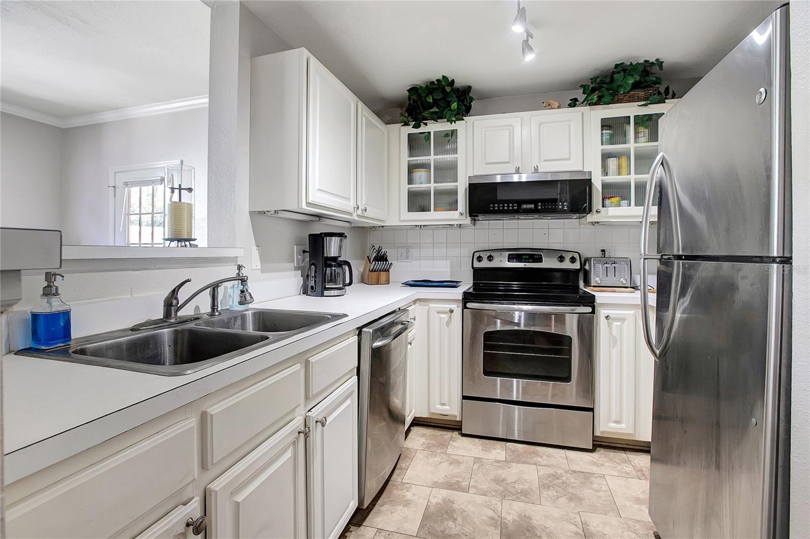501 KNIGHTS RUN AVENUE 2202