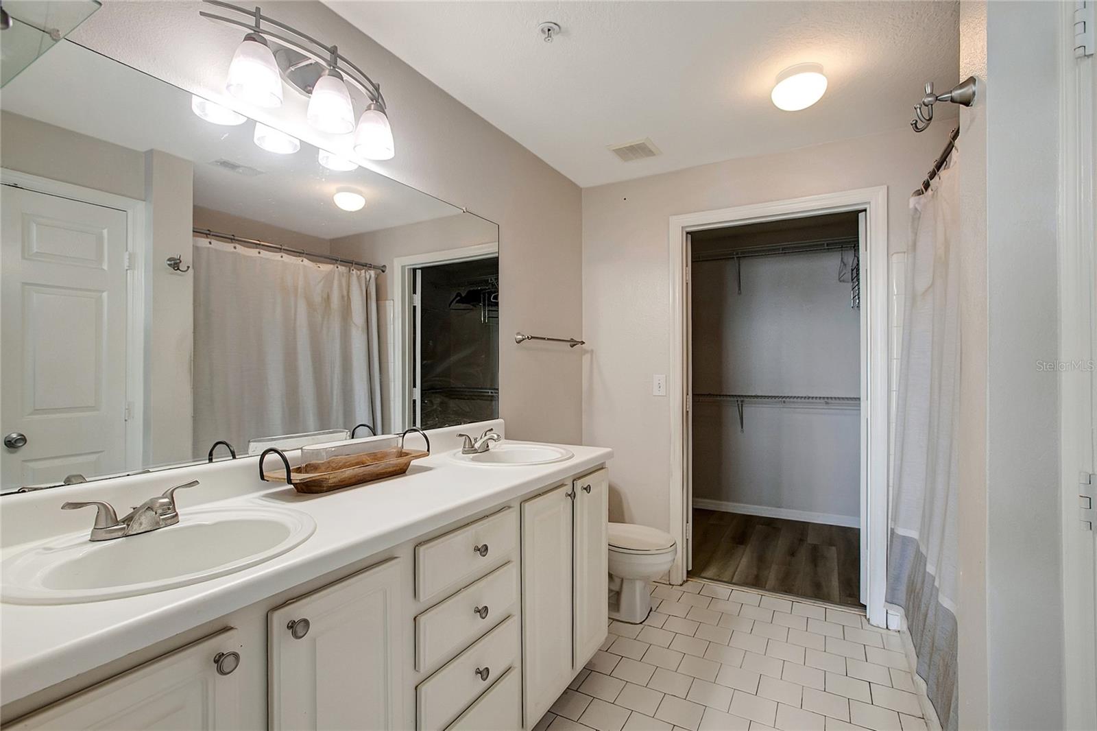 501 KNIGHTS RUN AVENUE 2202