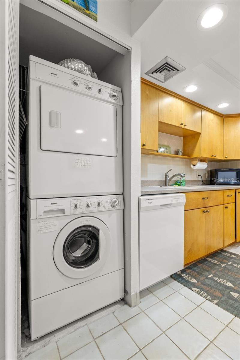 KEY CAPRI CONDO - Residential