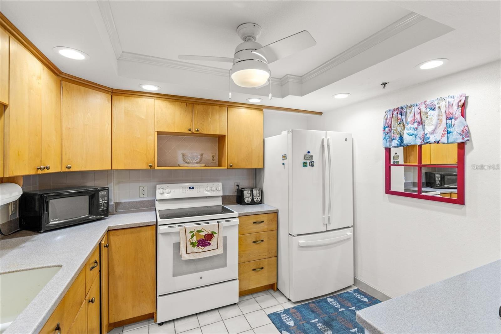 KEY CAPRI CONDO - Residential