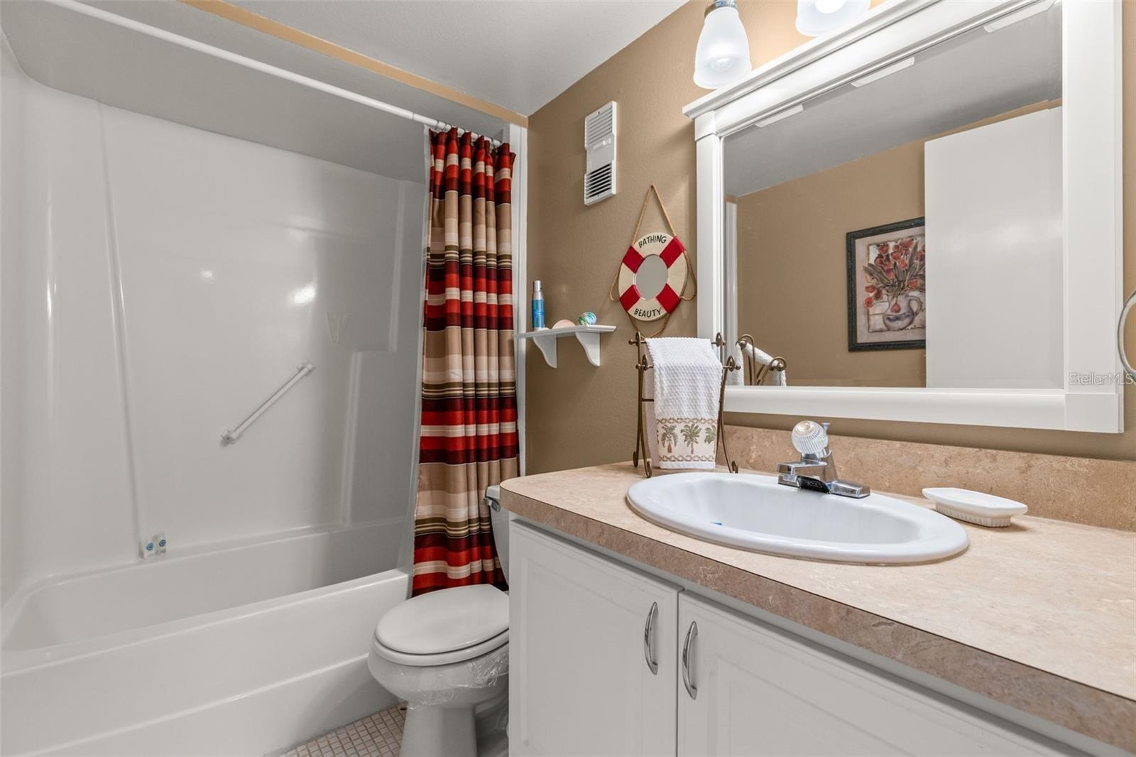 KEY CAPRI CONDO - Residential