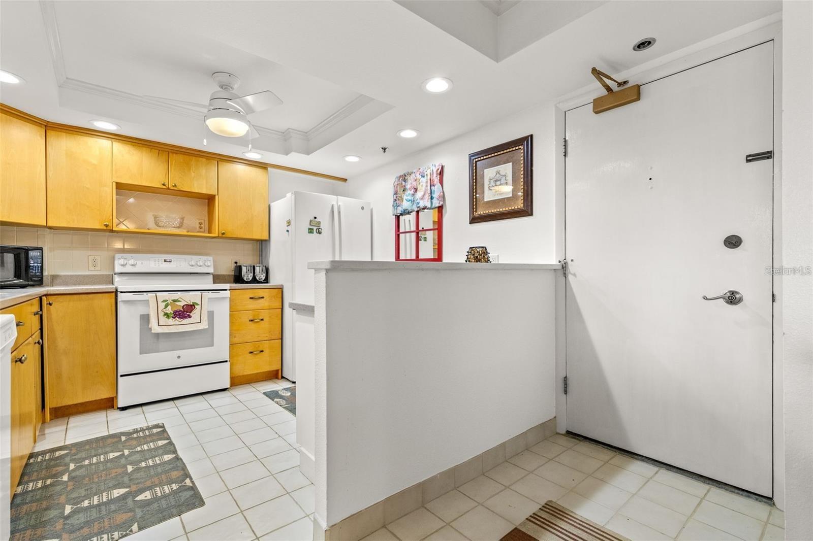 KEY CAPRI CONDO - Residential