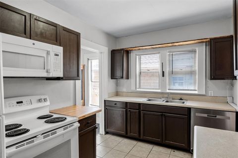 Tiny photo for 25 E Pinecrest Avenue, Eustis, FL 32726 (MLS # O6387464)