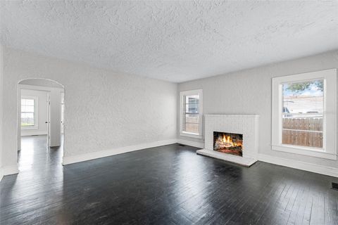 Tiny photo for 25 E Pinecrest Avenue, Eustis, FL 32726 (MLS # O6387464)