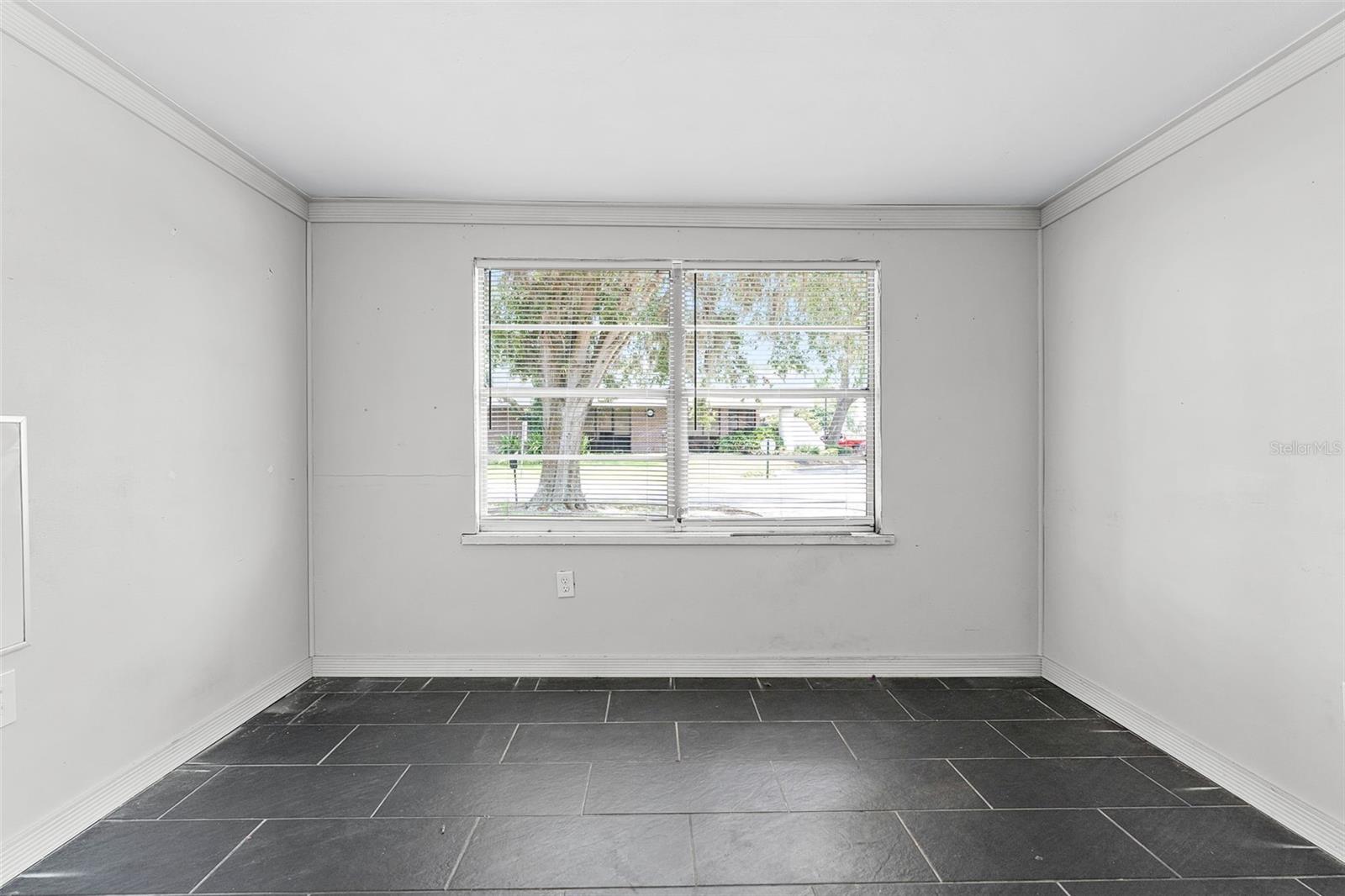 LYNNHURST - Commercial Sale