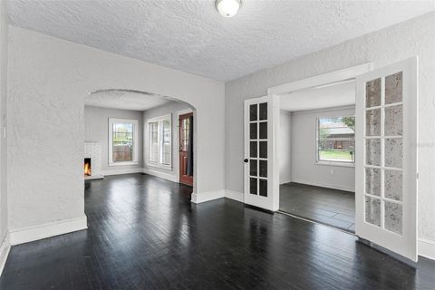 Tiny photo for 25 E Pinecrest Avenue, Eustis, FL 32726 (MLS # O6387464)