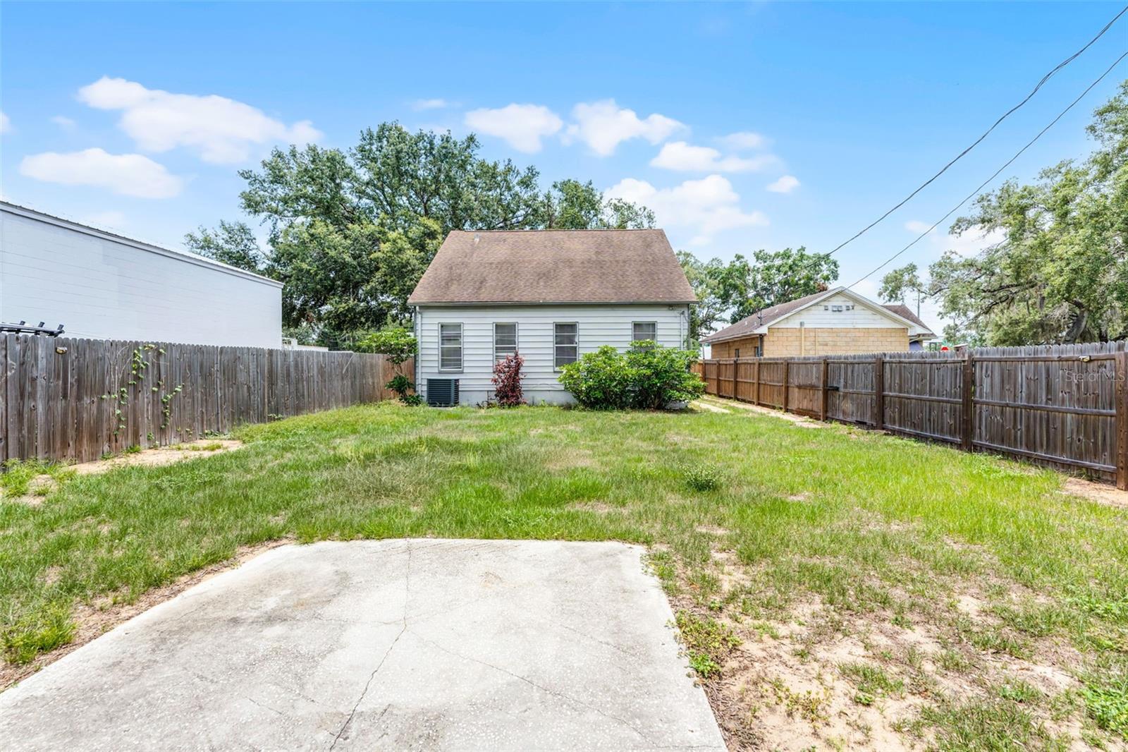 25 E PINECREST AVENUE