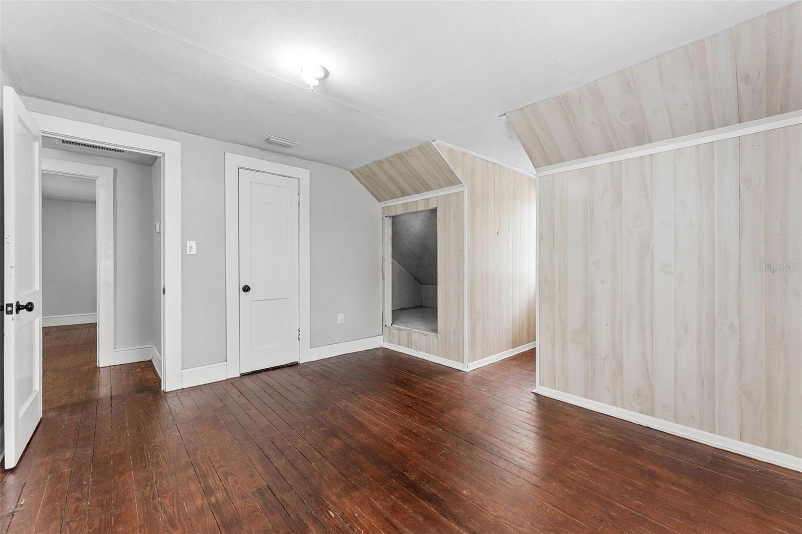 LYNNHURST - Commercial Sale