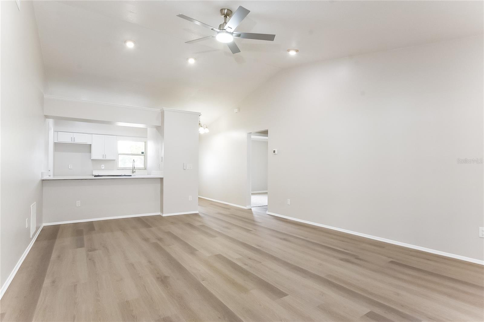 COLLEGE HEIGHTS PH 03 - Residential