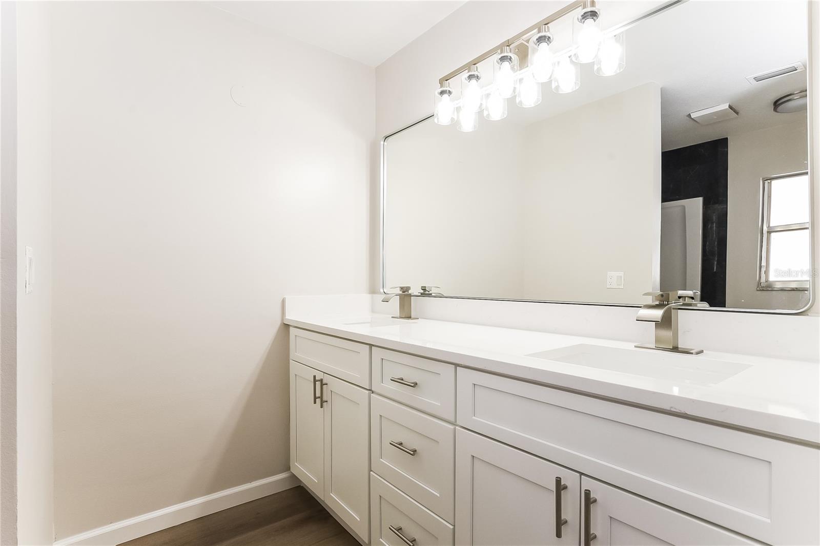 COLLEGE HEIGHTS PH 03 - Residential