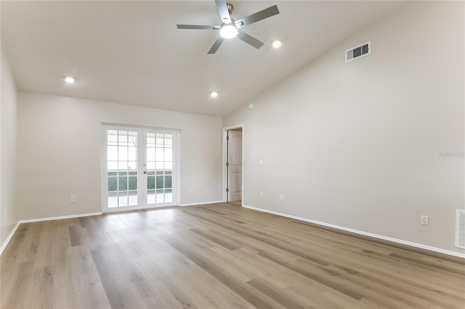 COLLEGE HEIGHTS PH 03 - Residential