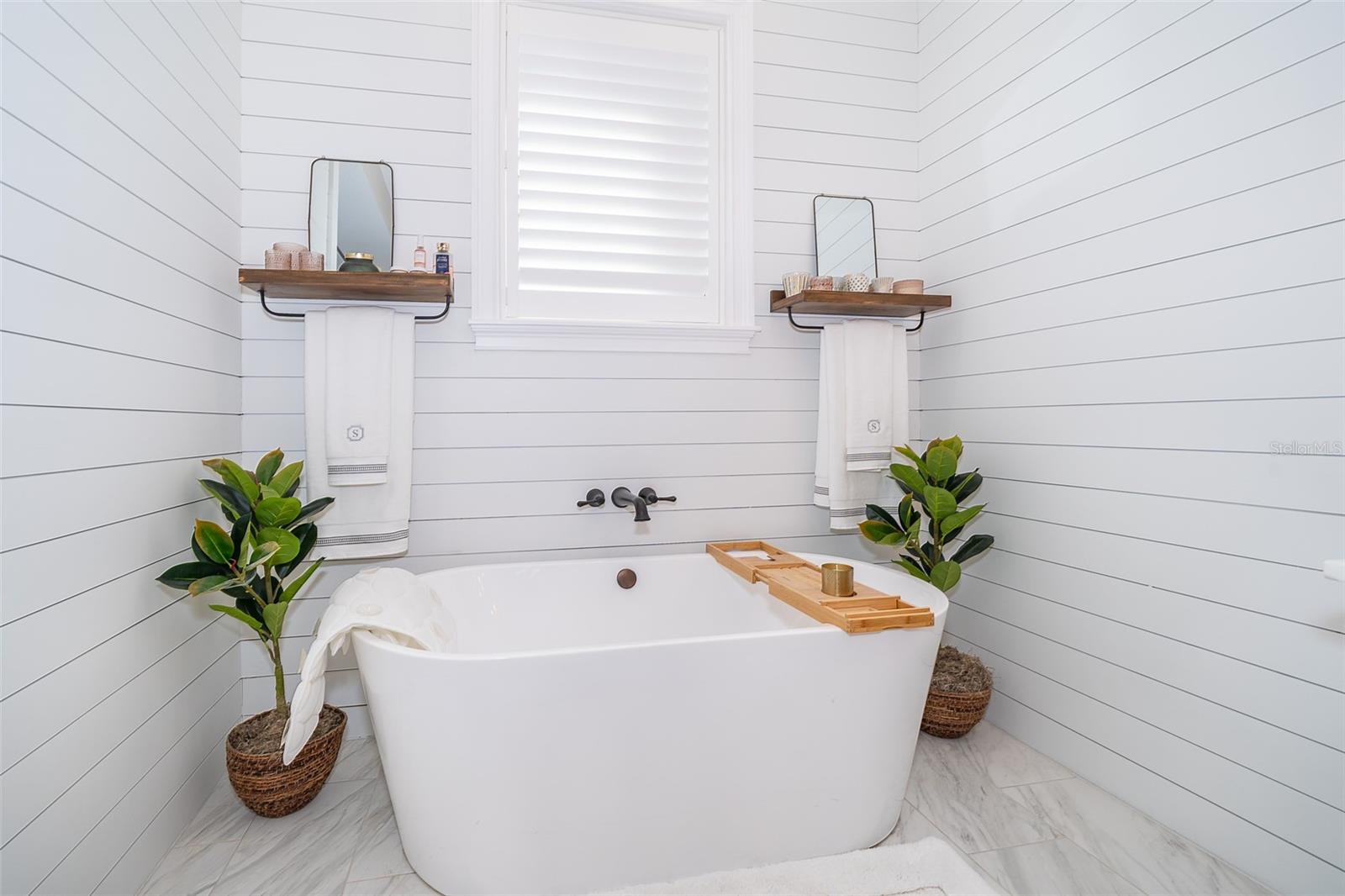 SEMINOLE WOODS 5 AC DEV - Residential