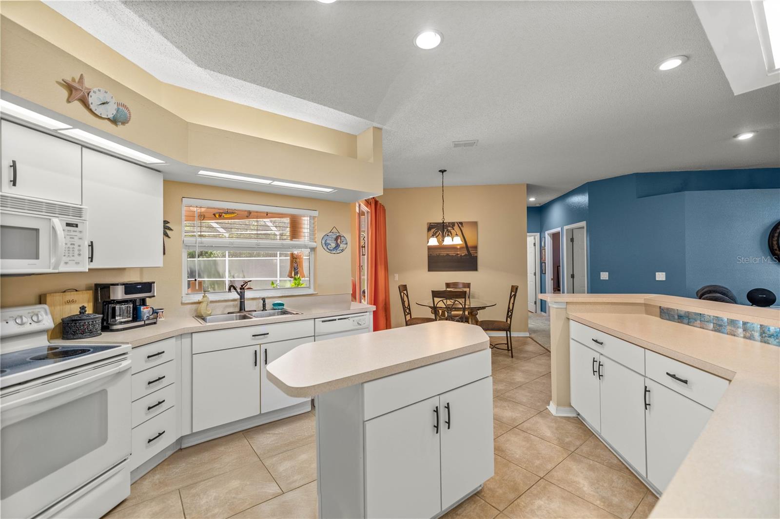 CRYSTAL OAKS EIGHTH ADD - Residential