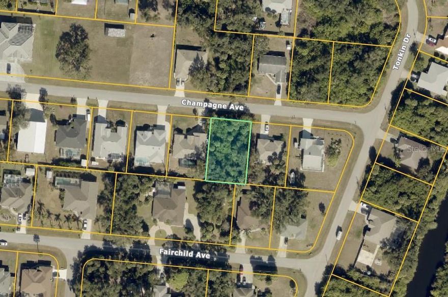 Nice dry lot on CITY Water ! Welcome to North Port FL. A great place to call home. This lot is in a great convenient location. Close to restaurants , shopping, entertainment. Build your dream home here. SWFL has something for everyone, fishing, boating, golfing, Beaches . North Port is the home of the Atlanta Braves Spring Training.