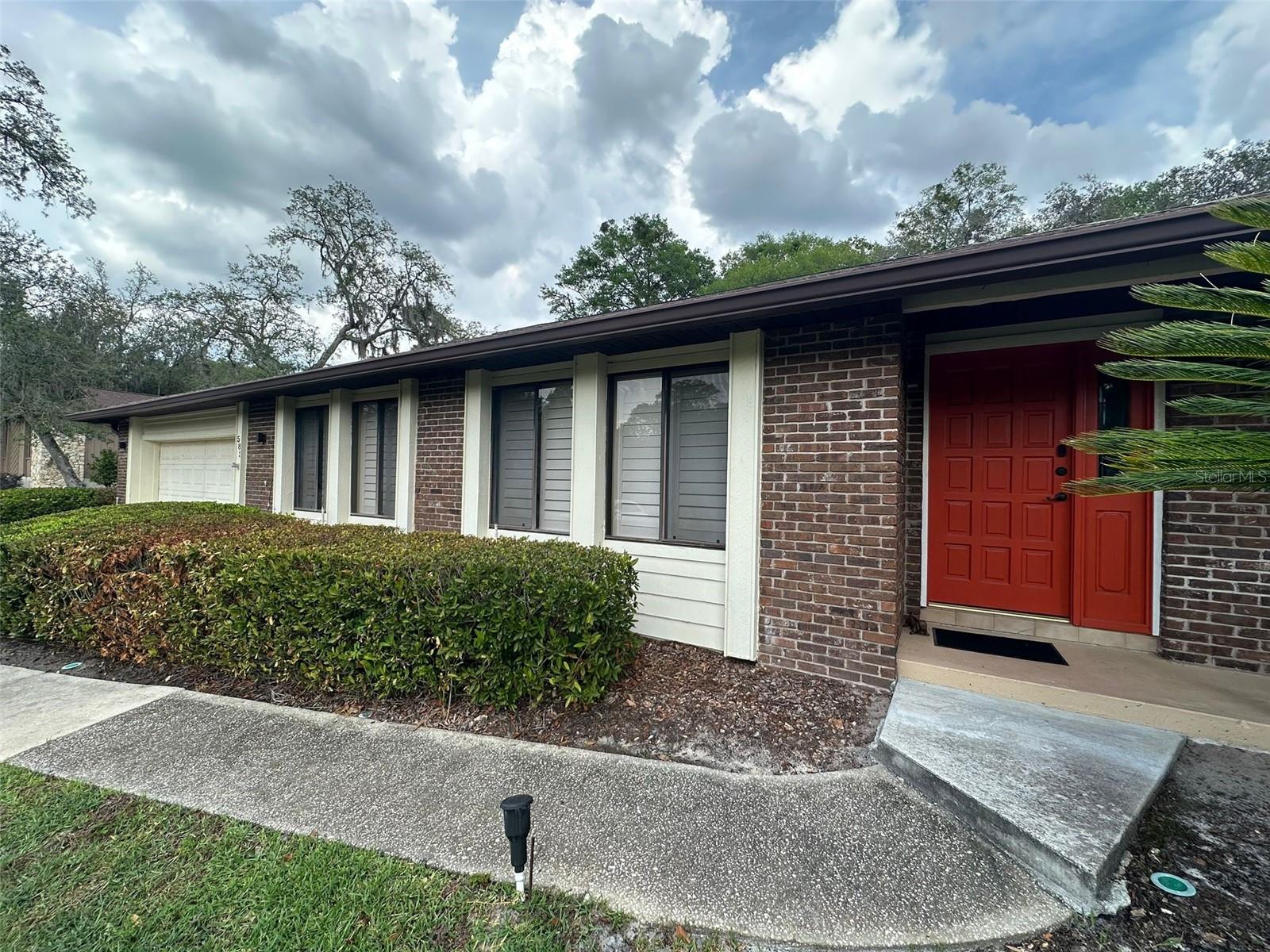 585 MOURNING DOVE CIRCLE