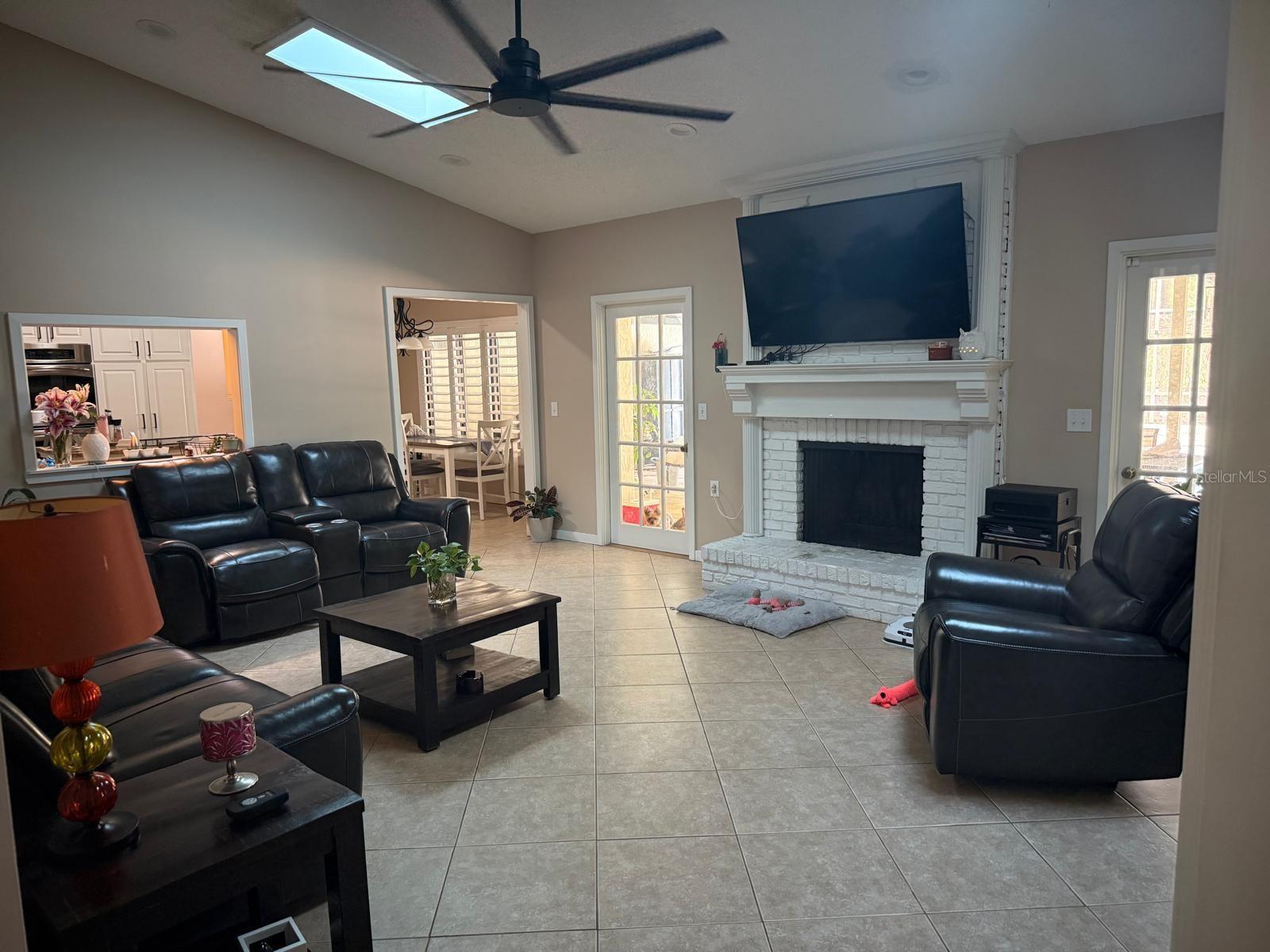 585 MOURNING DOVE CIRCLE