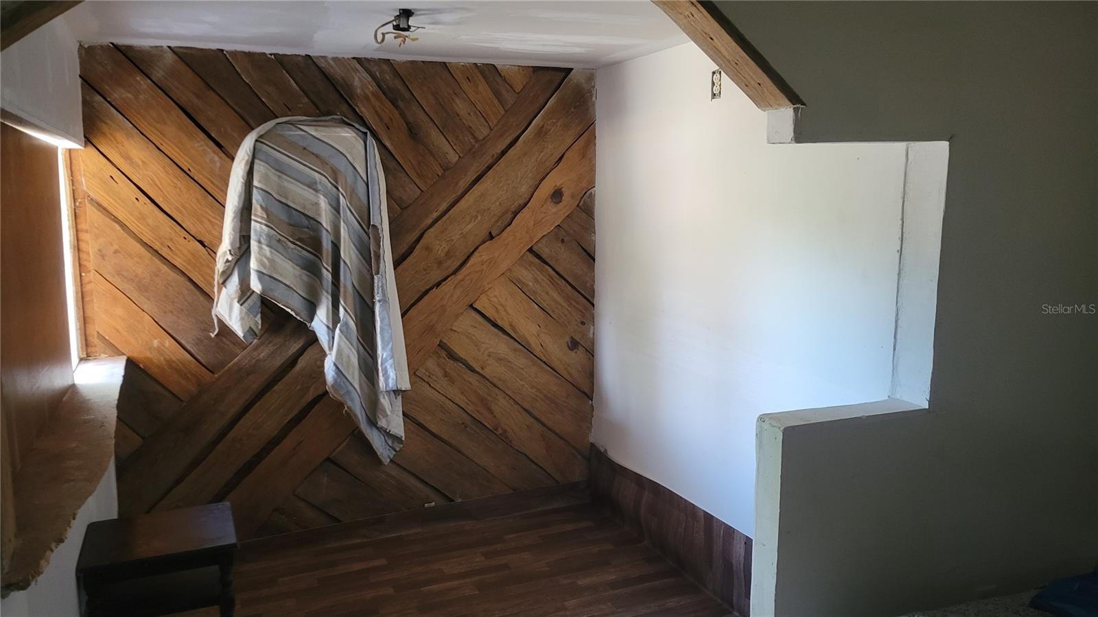 16118 POINTVIEW ROAD