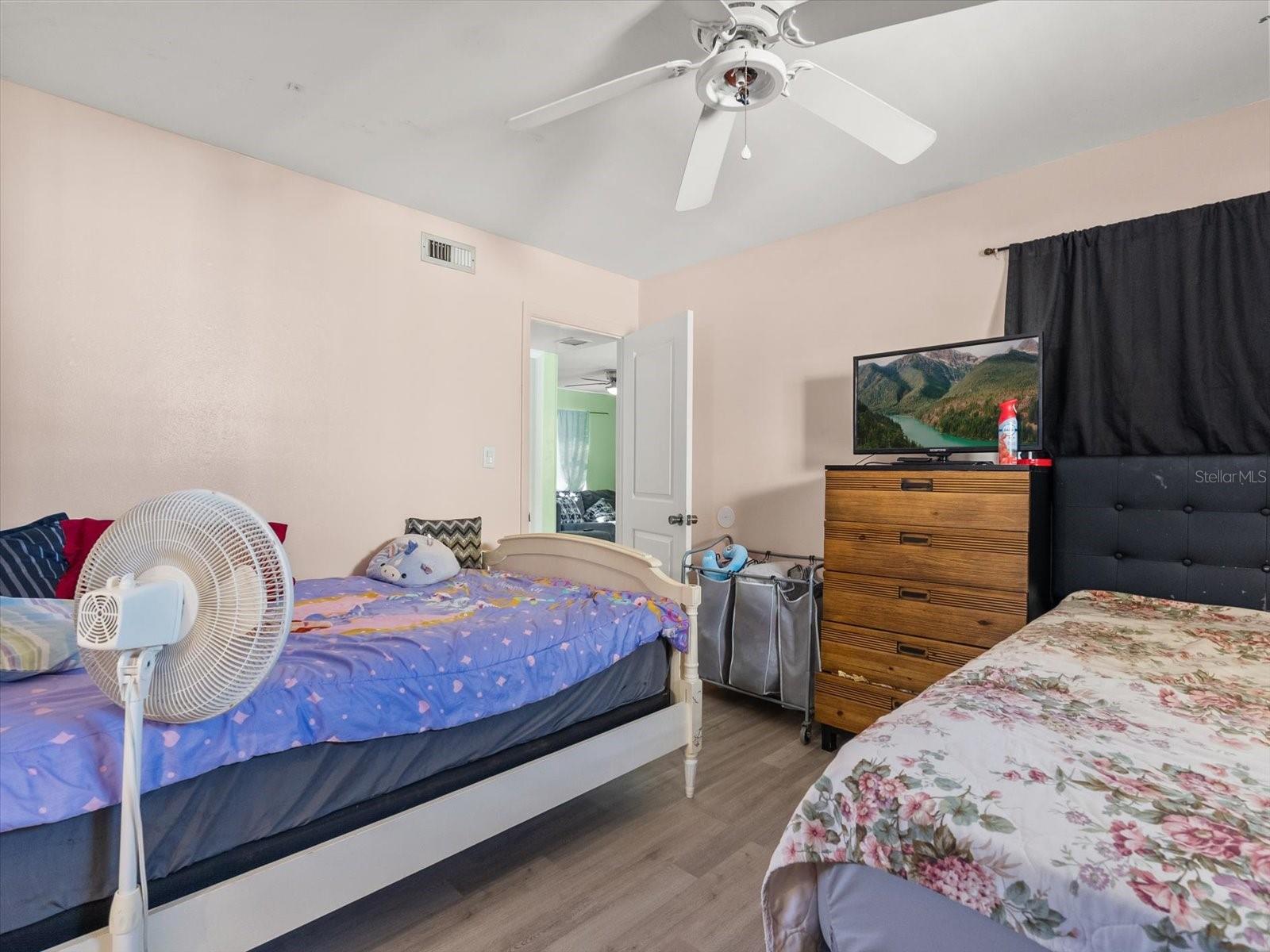 IMPERIAL ESTATES - Residential