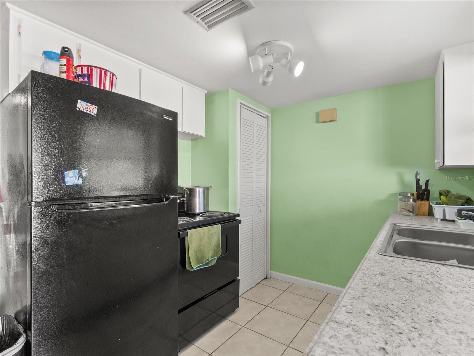 IMPERIAL ESTATES - Residential