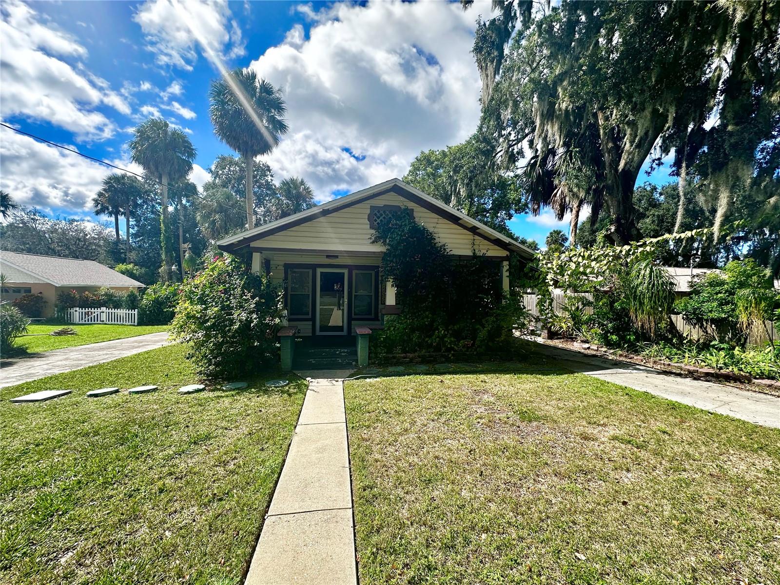 MOUNT DORA - Residential Lease