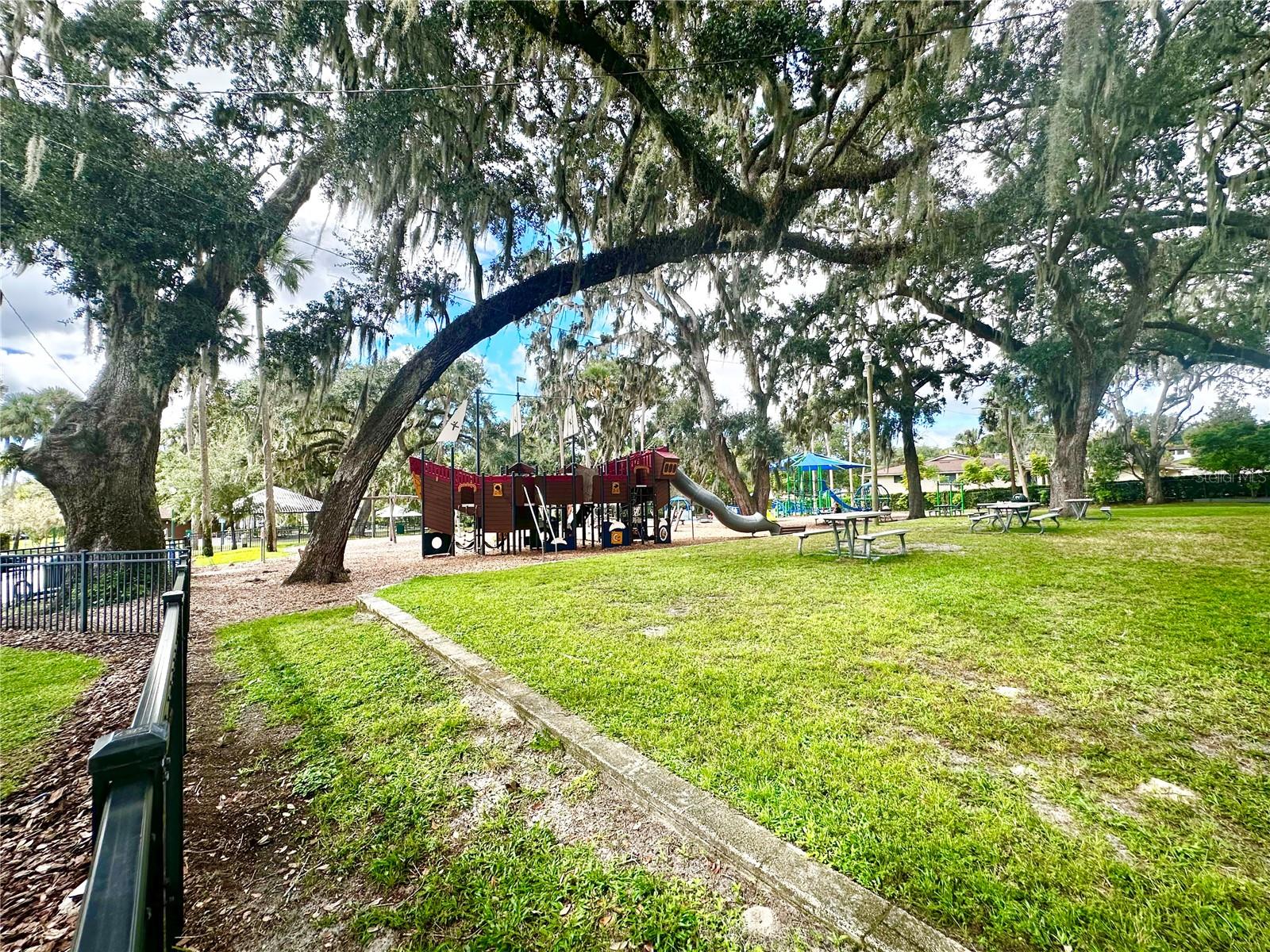 MOUNT DORA - Residential Lease