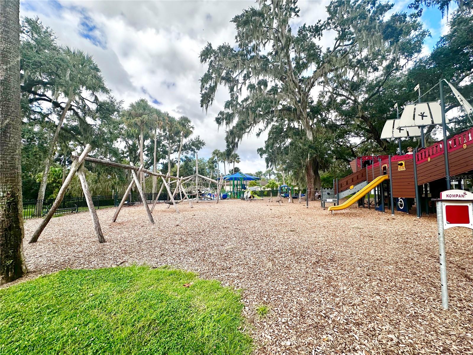 MOUNT DORA - Residential Lease