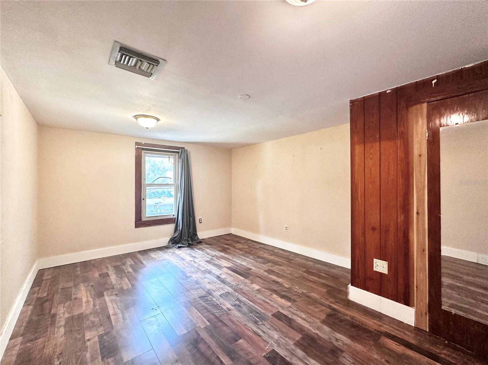 MOUNT DORA - Residential Lease