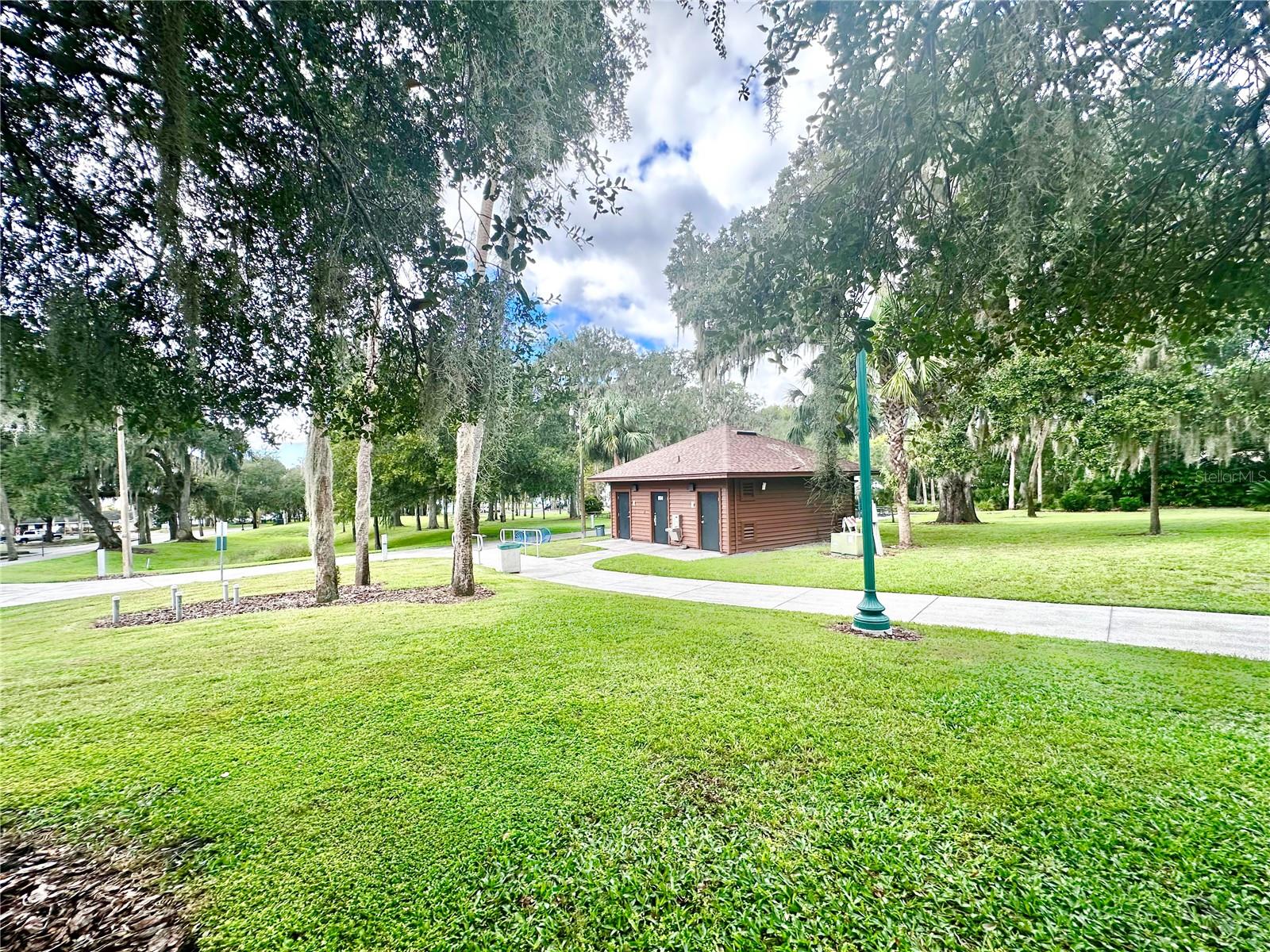 MOUNT DORA - Residential Lease