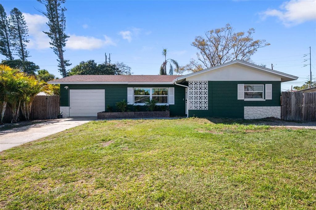 Photo of 6522 112th Street, Seminole, FL 33772 (MLS # TB8510095)