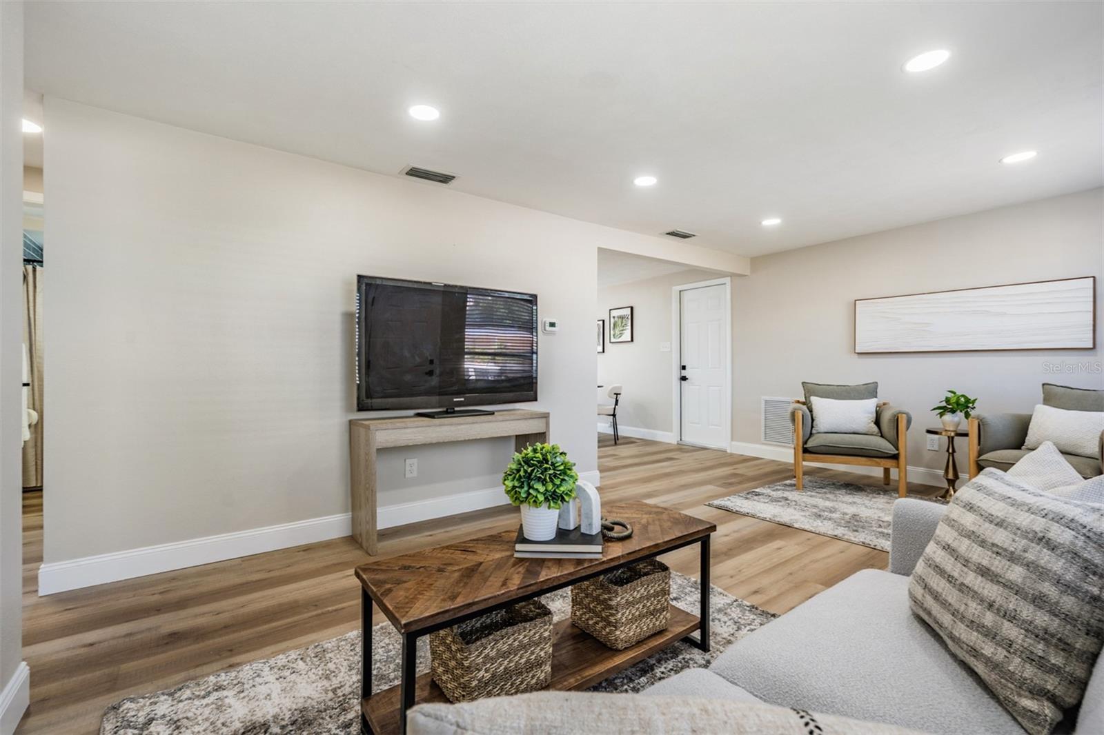 3348 CLYDESDALE DRIVE