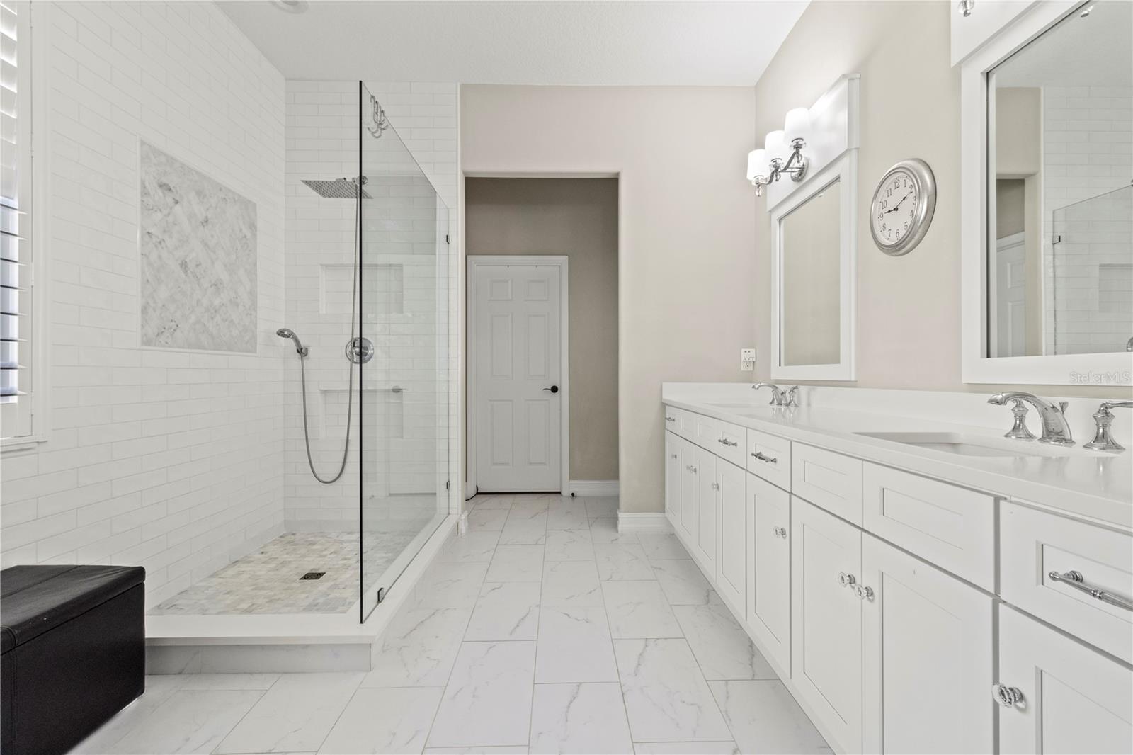 GLENMUIR 48 39 - Residential