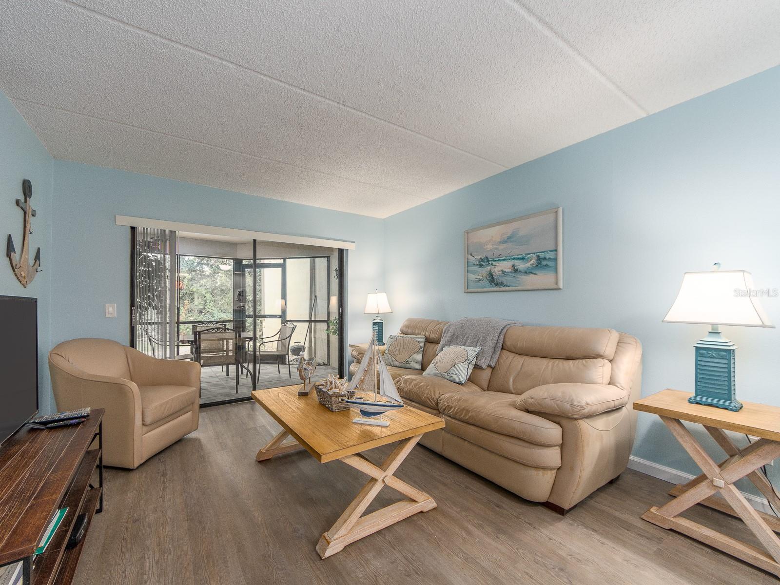 105 WOODLAKE WYNDE