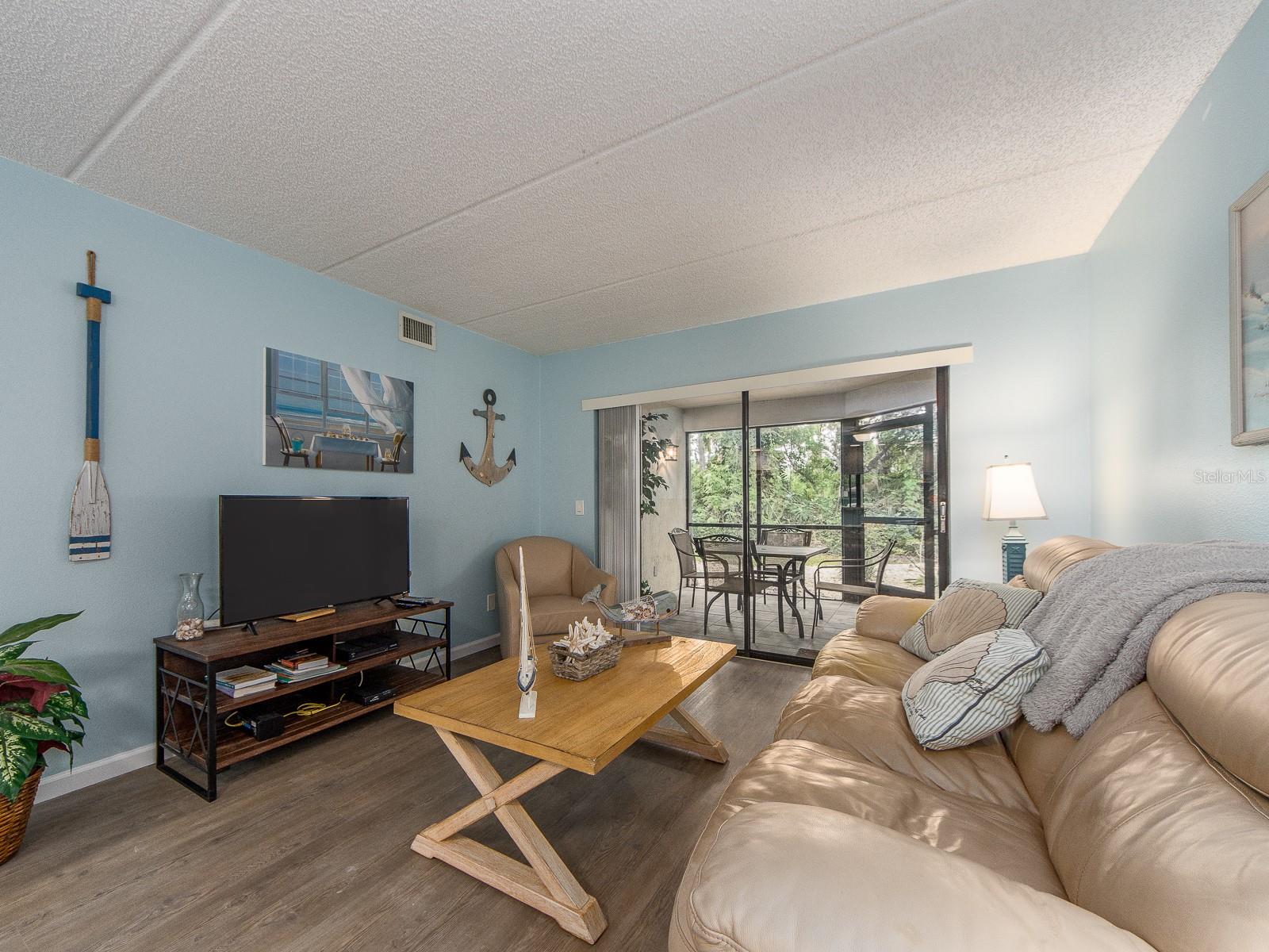 105 WOODLAKE WYNDE
