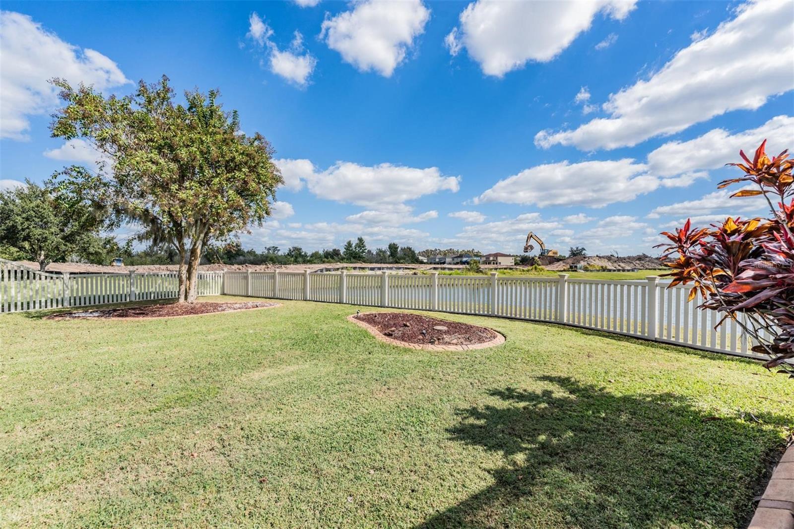 EASTON PARK - Residential