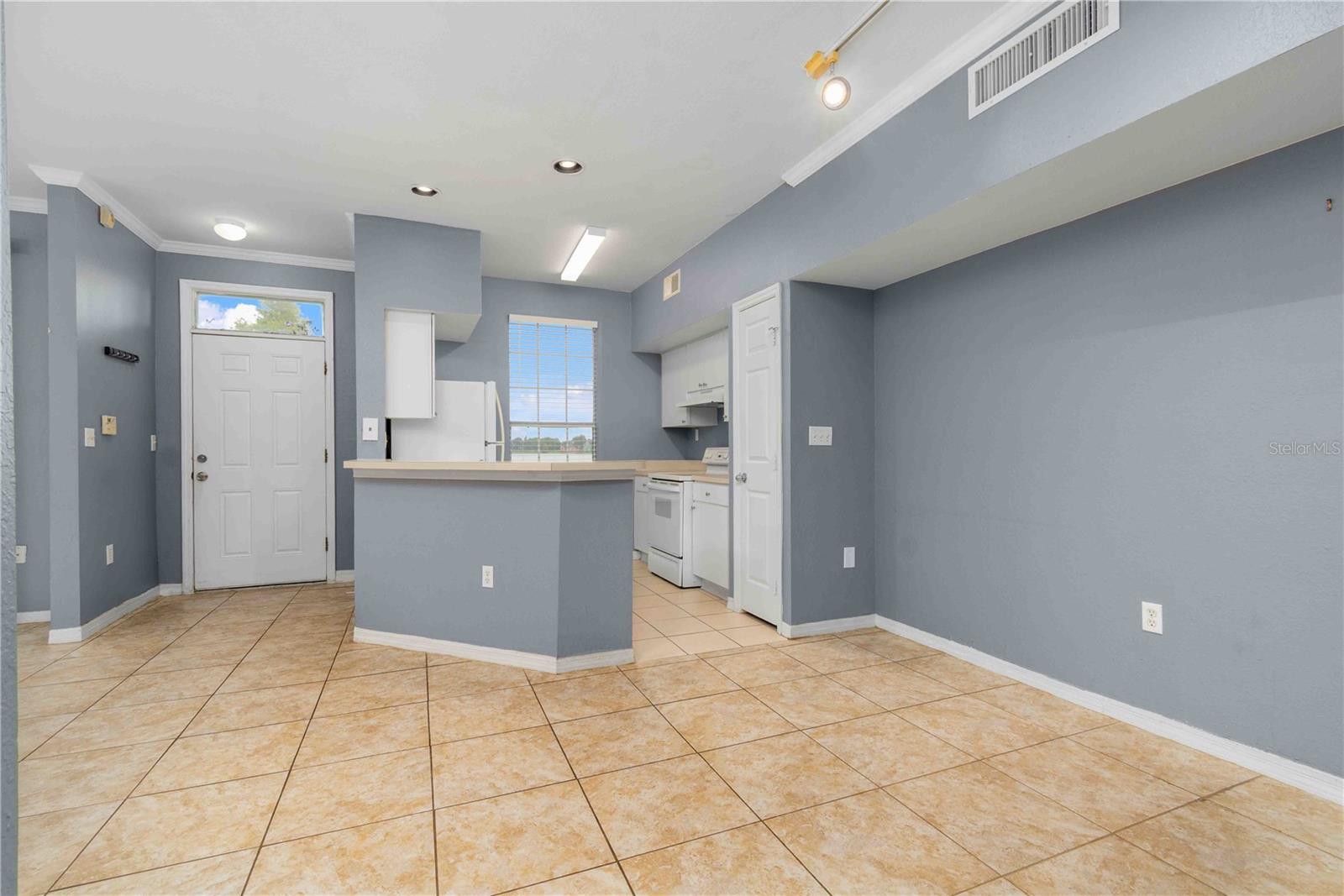 LAKE CHASE CONDO - Residential