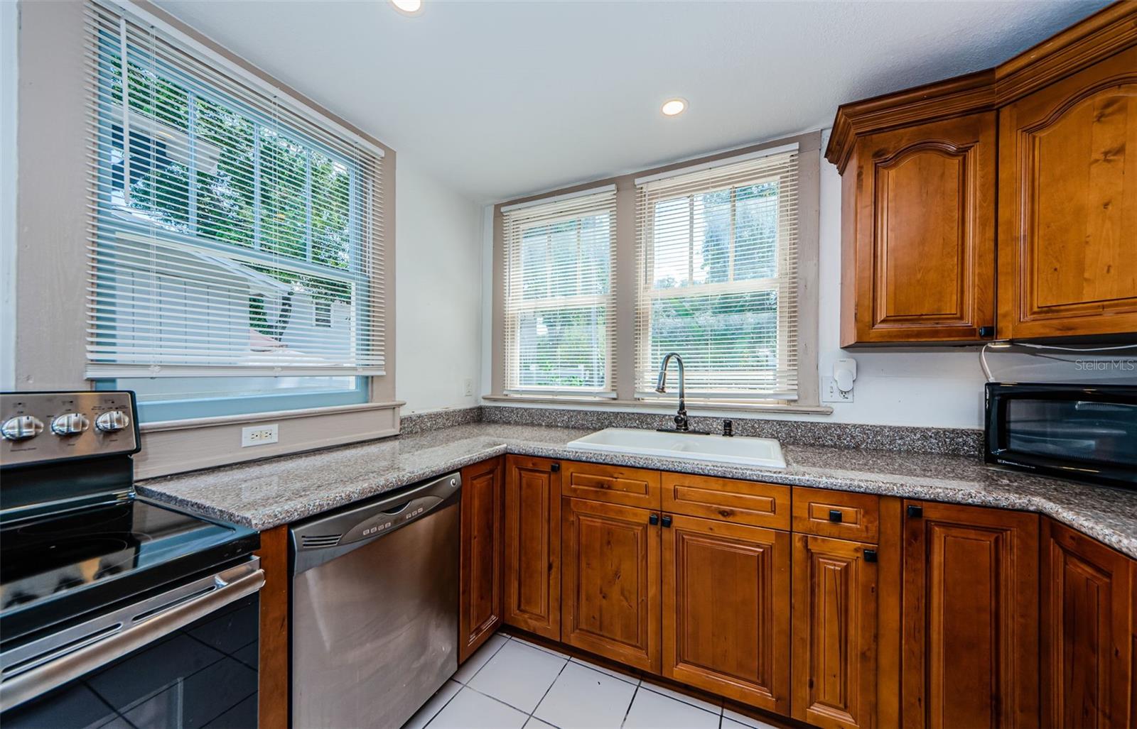 BOONE'S REV - Residential Lease